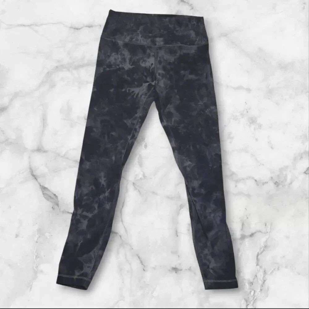 Lululemon Size 10 Ice Dye Gray Aligns